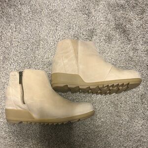 Sorel Women's Tan Ankle Booties